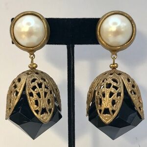 Earrings clip black gold tone faux pearl drop earrings new